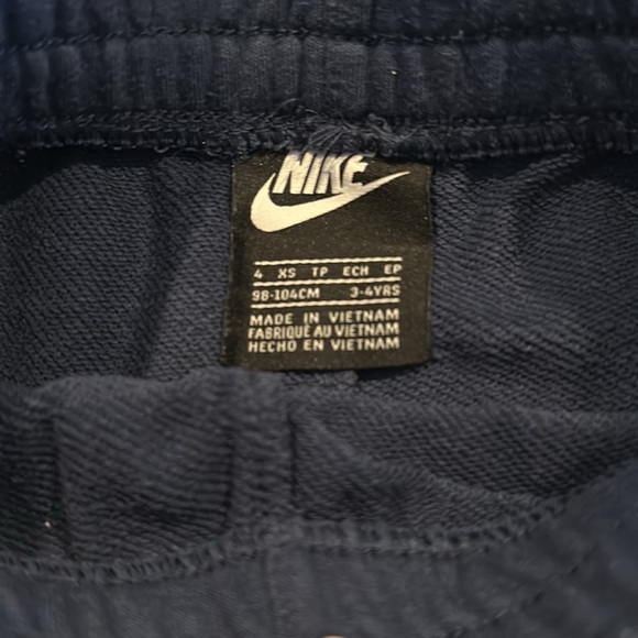 Boys NIKE Shorts Set - Picture 4 of 5